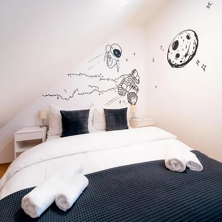 Apartment Klimentska Cartoon *