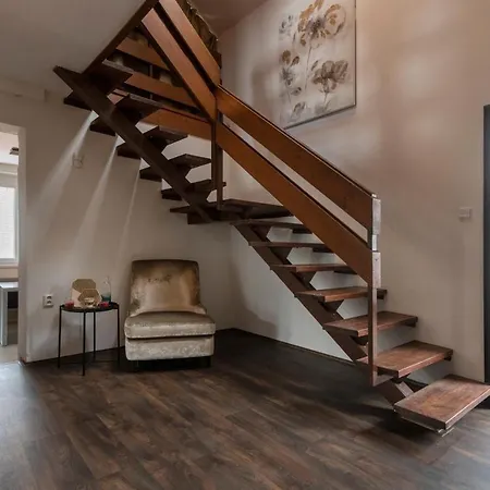 Golden Tree Loft In The Heart Of Apartment Prague
