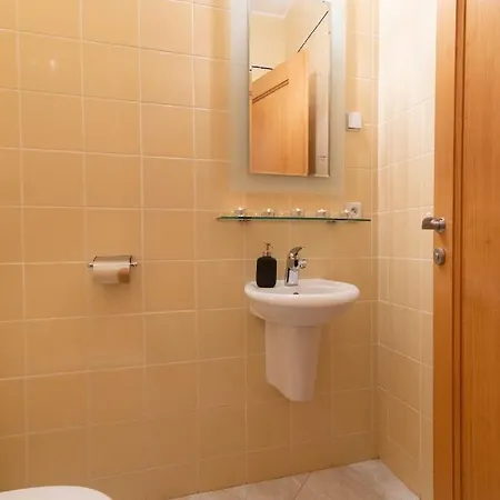 Unique With Private Pool, Cinema, 布拉格