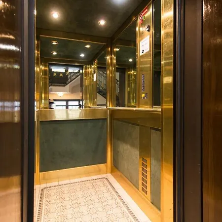Billionaires Club Loft Sauna Center *