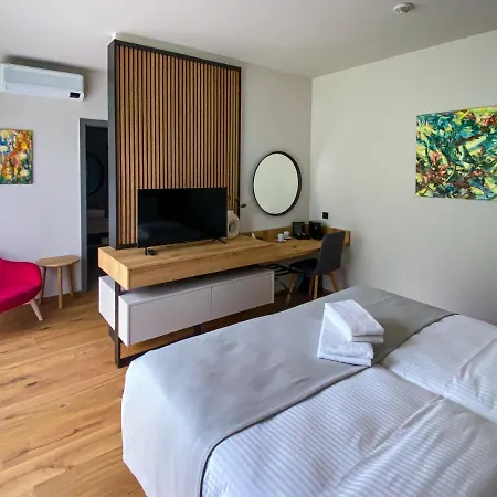 Vista & Club Hotel 4*