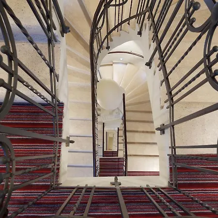 Red&blue Design Hotel