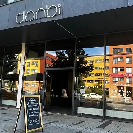 Garden Tower - 8 Min Do Centra, Garaz Apartment Prague