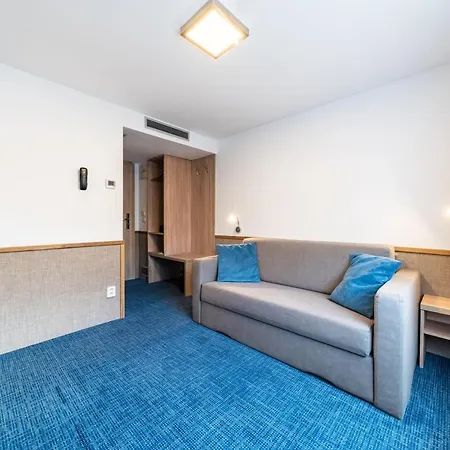 Racek Botel 3*
