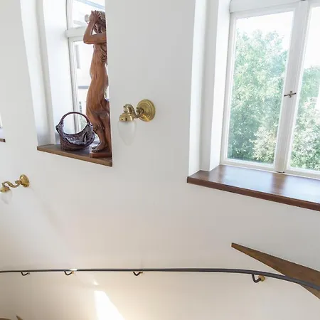 Villa With Hot-Tub, Terrace And Garden, Wenceslass Square *