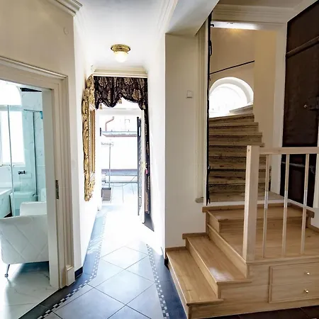 Villa With Hot-Tub, Terrace And Garden, Wenceslass Square *