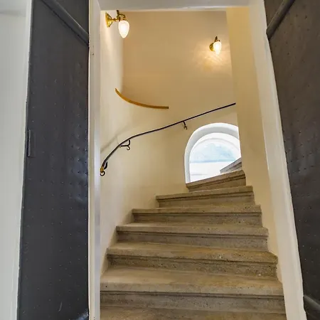Villa With Hot-Tub, Terrace And Garden, Wenceslass Square * Praha