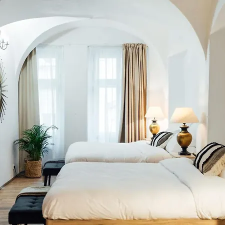Hotel Nana Macs 4*