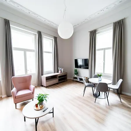 Aparthotel Karl By Zeitraum