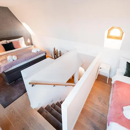 Lux Penthouse Near Wenceslas Square *