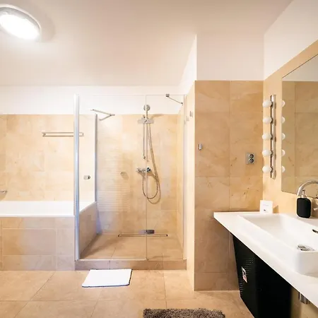 Lux Penthouse Near Wenceslas Square Apartment