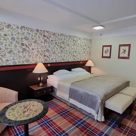 Savoy Szálloda 4*