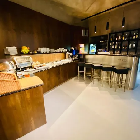 Moods Boutique Hotel 4*