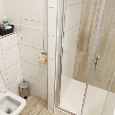 King Size Sunny 19 Minutes To Center Apartment Prague