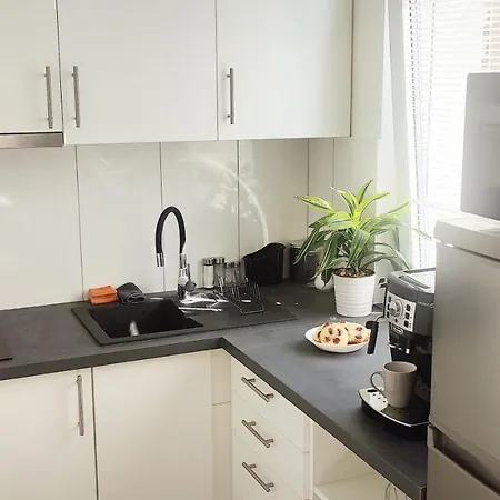 King Size Sunny 19 Minutes To Center Apartment Prague