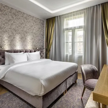 Szálloda Mamaison Riverside 5*
