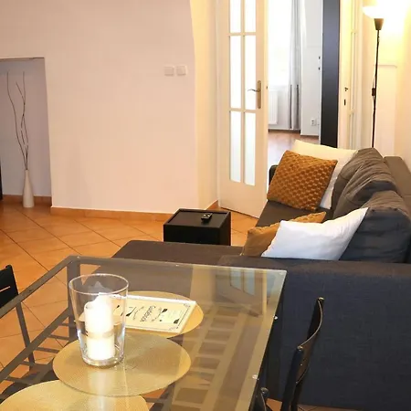 Betlem Apartment *