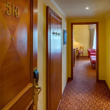 Hotel Savoy