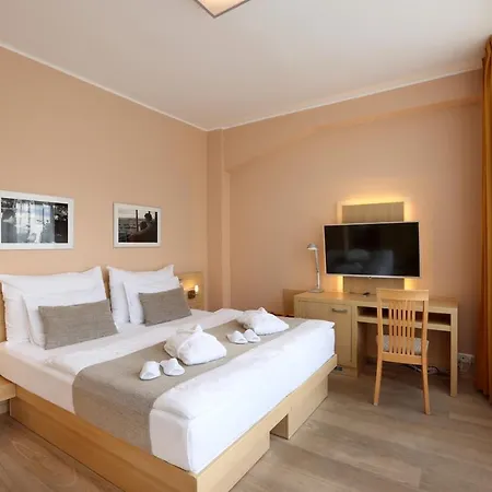 Hotel Amarilis 4*