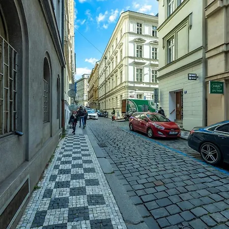Spacious 3 Bedroom In The Heart Of Apartment Prague