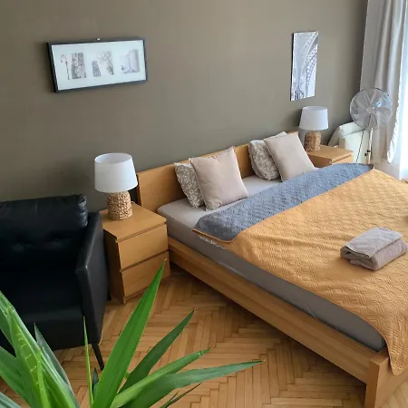 Apartment Anenska By Charles Bridge 2 Prague