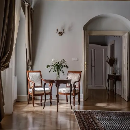 Hotel Nerudova 211 Prague
