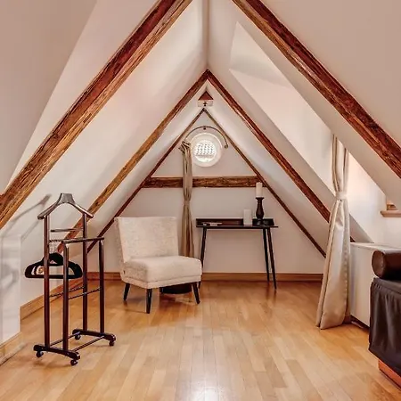 Hotel Nerudova 211 Prague