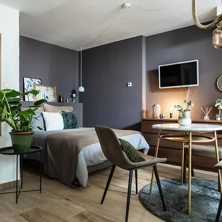 Cozy Modern In Prague's Absolute Center Prague