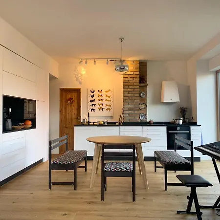Cosy Family House With Garden, 12 Min From The Center Prague