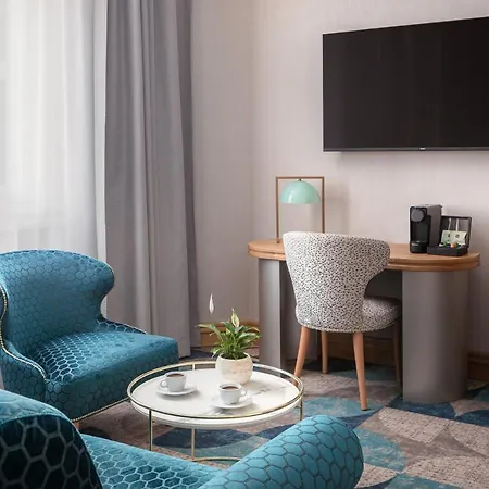 Hotell Allure & 4*