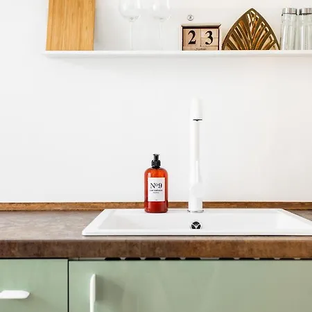Cozy Modern In Prague's Absolute Center