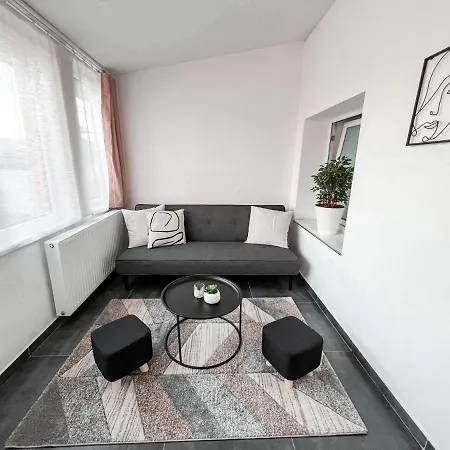 Williams Apartment *