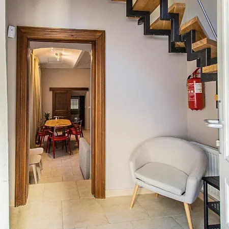 Apartment Modern And Spacious In Center