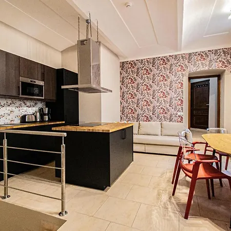 Apartment Modern And Spacious In Center Prague