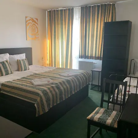 White House 3* Praga