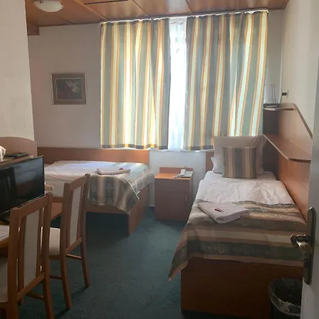 White House Hotel 3*