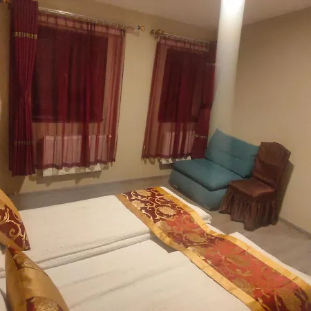 Sun-house Pension&restaurant -parkingfree- Hotell Prag