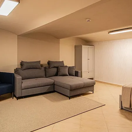 Modern And Spacious In Center Prague