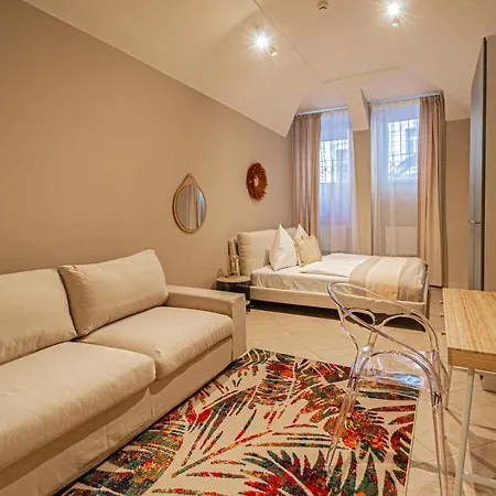 Modern And Spacious In Center Apartment *