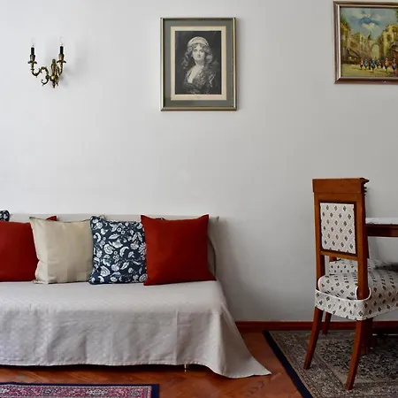 Old Town Konviktska - Bohemian Apartment
