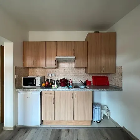 Modern Krymska & Francouzska Street Apartament *