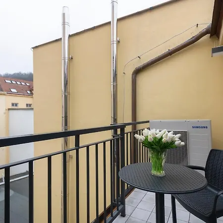 Kinsky Garden And By Dwellfort 4* Prague