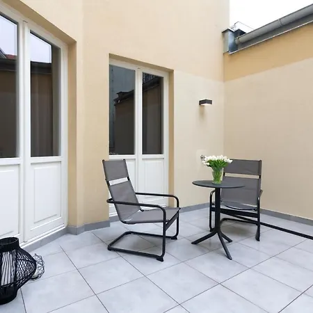 Kinsky Garden And By Dwellfort Aparthotel Prague