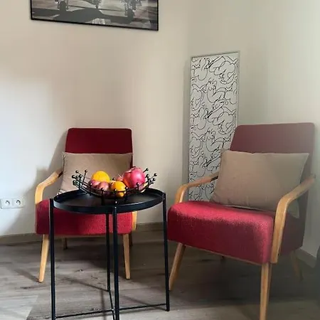 Modern Krymska & Francouzska Street Apartament *