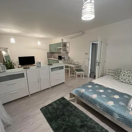 Apartment Free Parking In Garage Karolina Plazza, New Cosy With Need