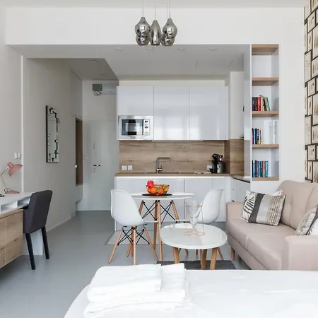 Designer Studio In New Town By Days Apartment
