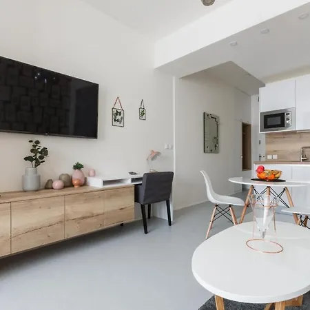 Designer Studio In New Town By Days * Prague