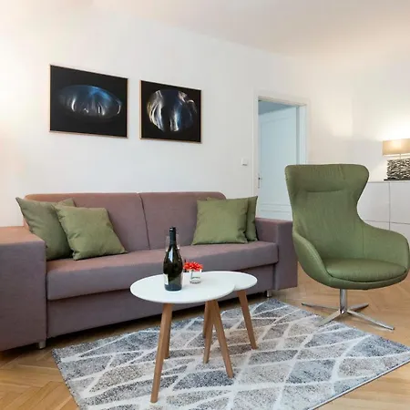 Apartment Days - Modern - New Town *