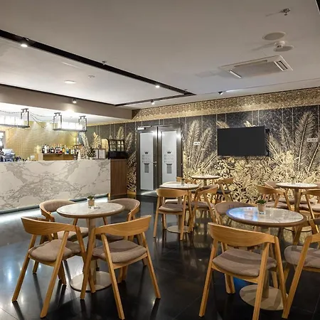 Royal 4* Praha