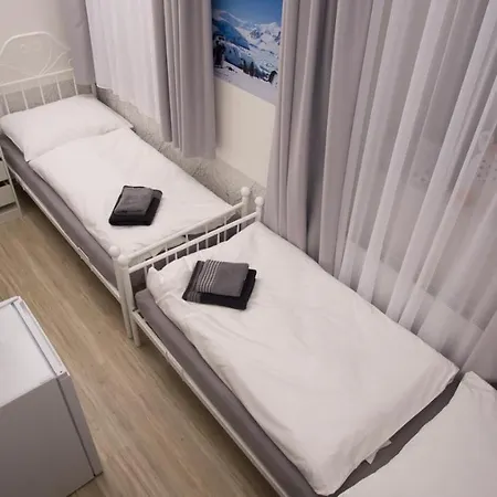 Apartment Continents Nearby Main Train And Bus Station Prague